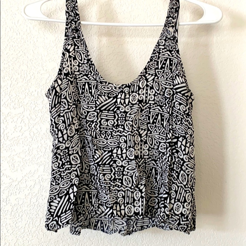 Fun Pattern black& white blouse!